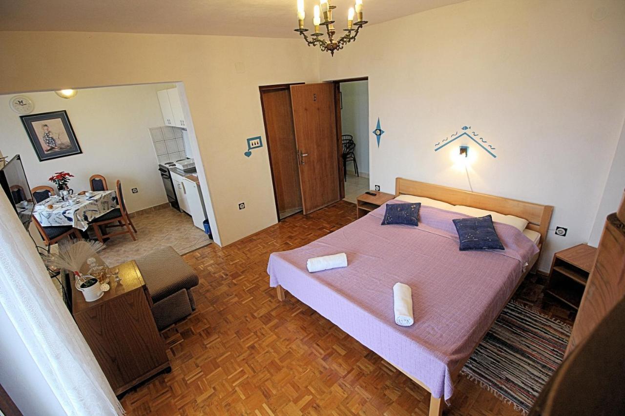 Guesthouse Marija โนวีวีโนดอลสกี ภายนอก รูปภาพ