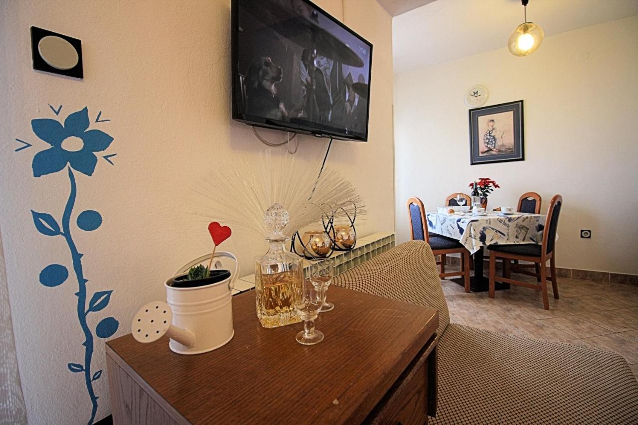 Guesthouse Marija โนวีวีโนดอลสกี ภายนอก รูปภาพ